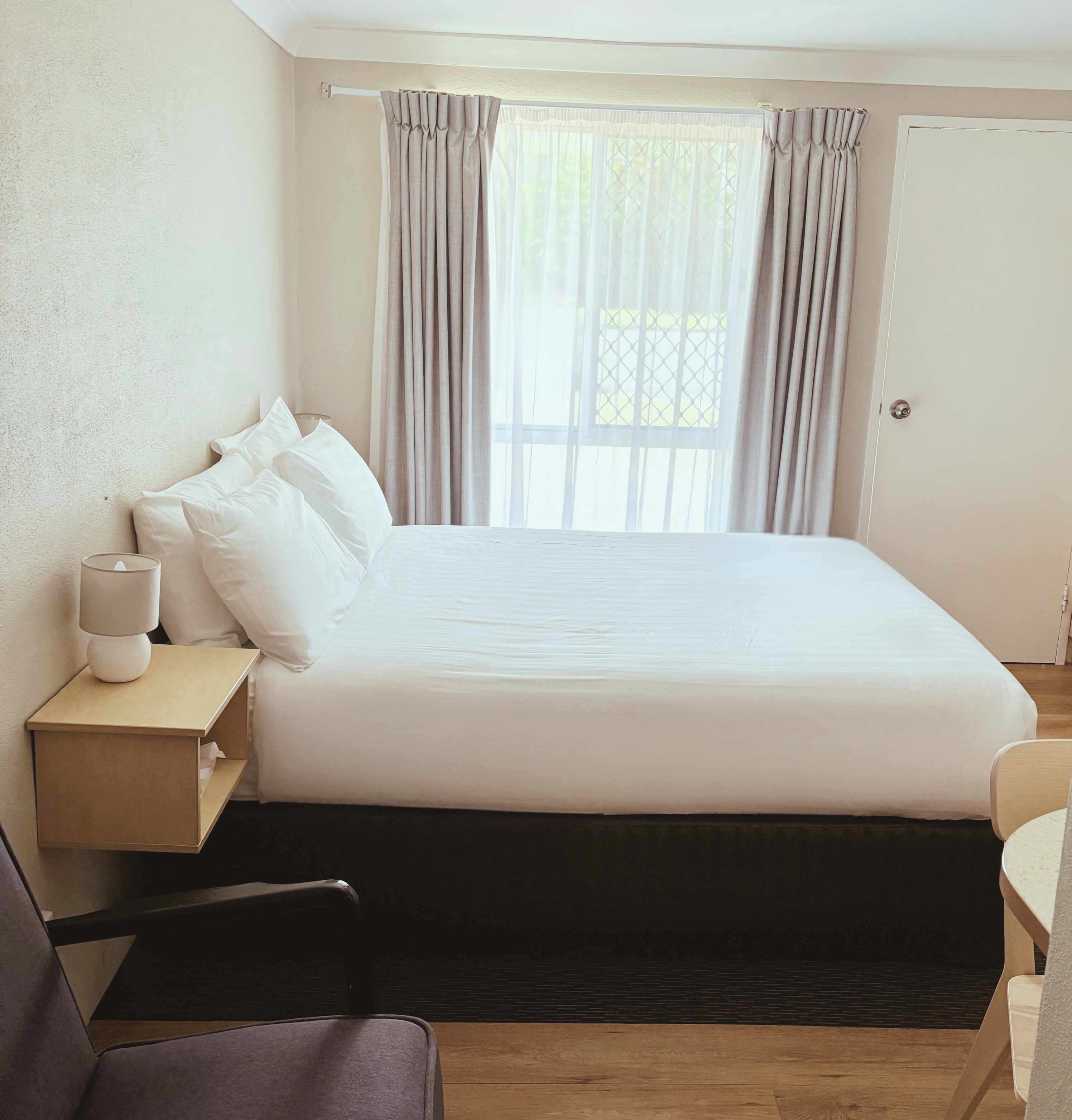 Queen Cosy Room